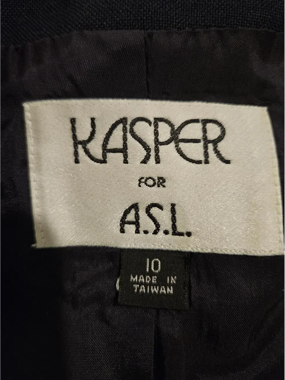 Kasper ASL size 10 navy blue with white detail skirt suit. Blazer & skirt. - Picture 4 of 6